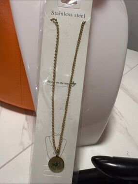 Gold Medallion Pendant Necklace - Stainless Steel